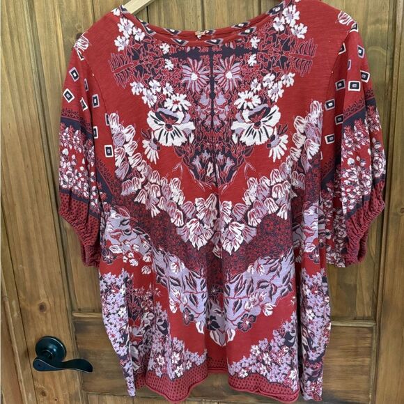 Free People Luly Oversized Floral Printed Knit Top in Combo Bella Rosa - Picture 9 of 10